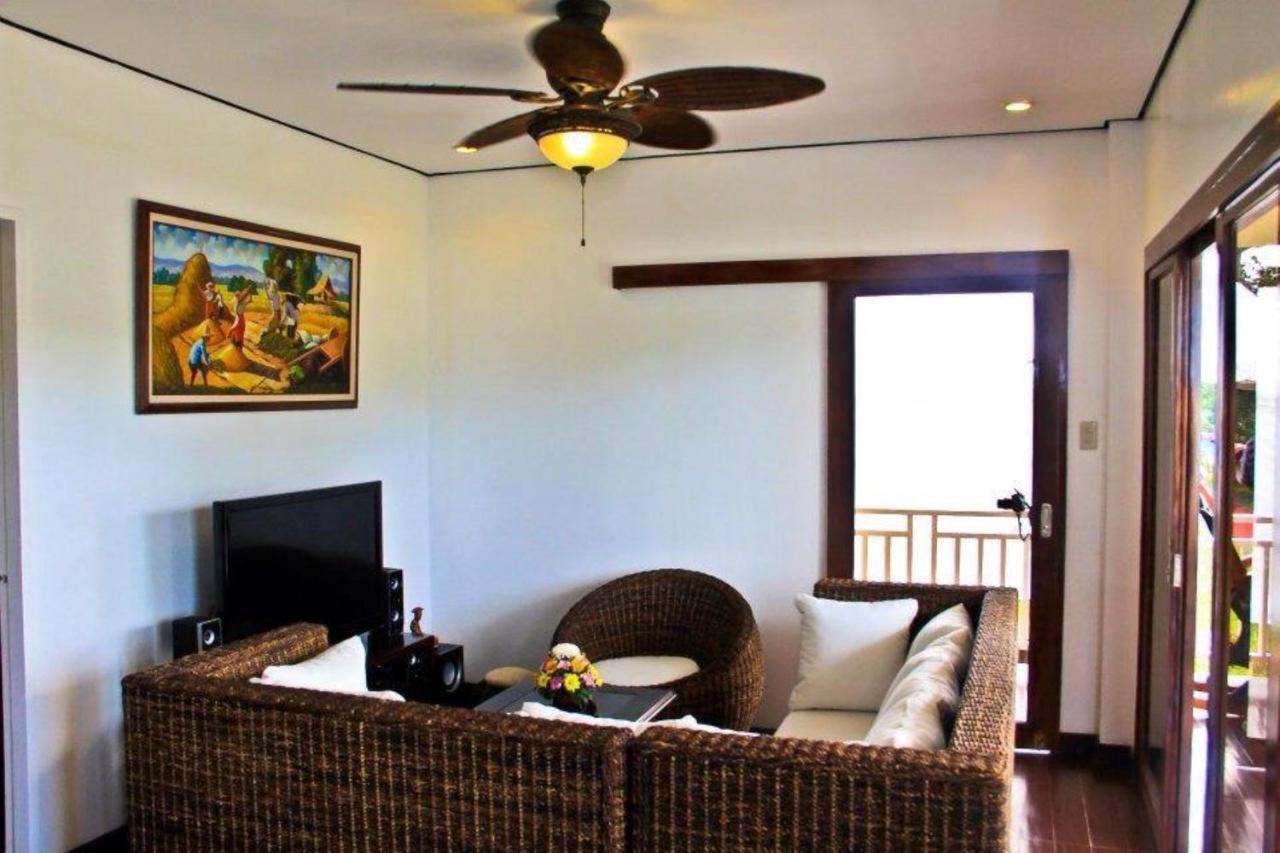 Casa De Miguelitos Otel Tagaytay City Oda fotoğraf